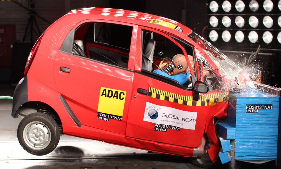 H ασφάλεια είναι ταξική; Απογοητευτικό crash test δημοφιλών ινδικών μοντέλων | iefimerida.gr 0