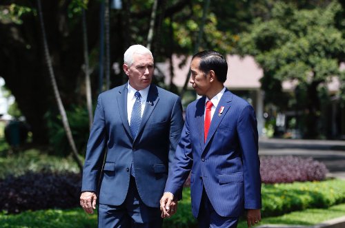 Στην Ινδονησία ο Πενς για την επέκταση των εμπορικών σχέσεων των δύο χωρών [εικόνες] | iefimerida.gr 0