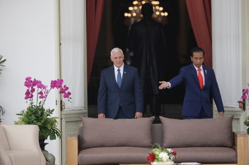 Στην Ινδονησία ο Πενς για την επέκταση των εμπορικών σχέσεων των δύο χωρών [εικόνες] | iefimerida.gr 3