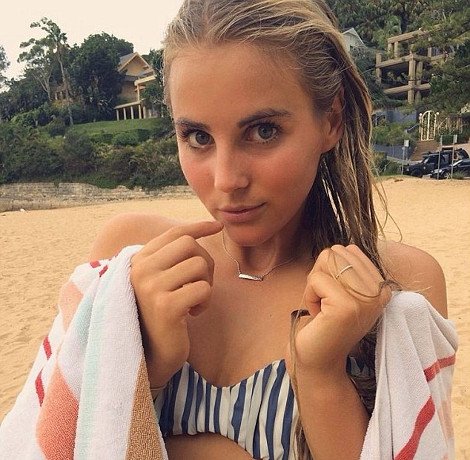 Ιντι Κλίντον: Η 17χρονη καλλονή που έχει τρελάνει το Instagram και βγάζει λεφτά από αυτό [εικόνες] | iefimerida.gr 10