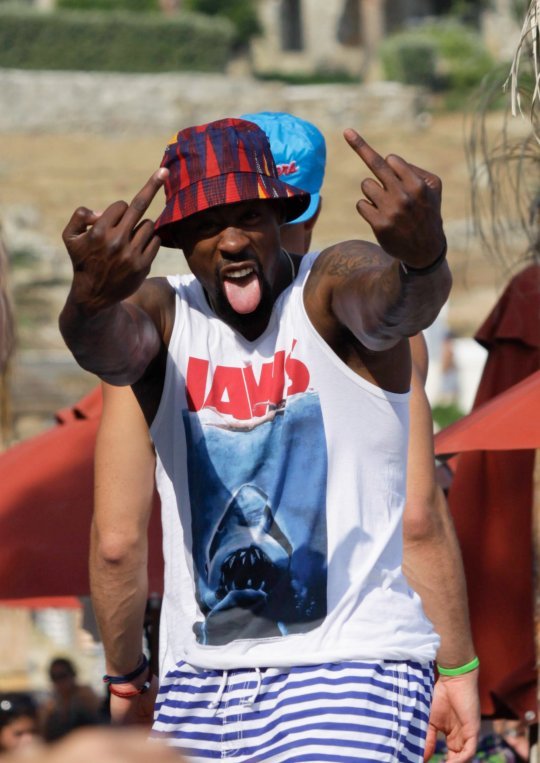 Ο Tζόρνταν και οι NBAers φίλοι του ξεσαλώνουν στη Μύκονο [εικόνες+ βίντεο]   | iefimerida.gr 2