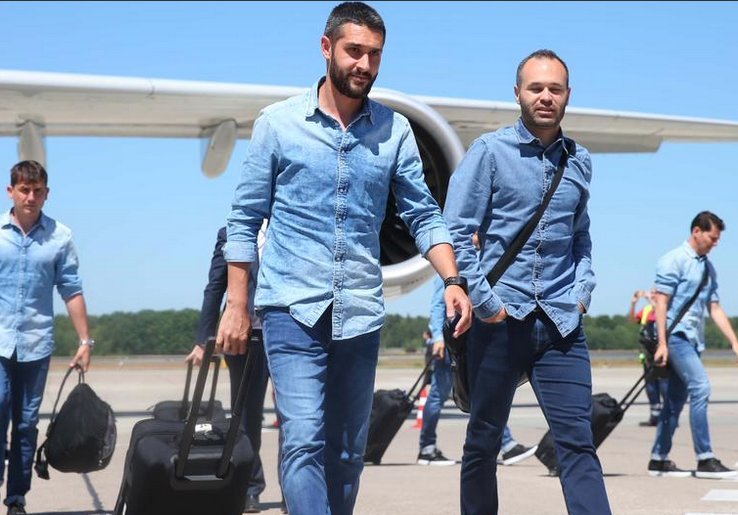 Τσάμπιονς Λιγκ: Κοστούμι vs τζην πουκάμισο - Το διαφορετικό στιλ για Γιουβέντους και Μπάρτσα [εικόνες] | iefimerida.gr 2