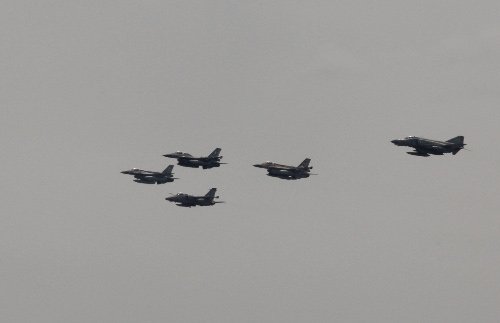 Μαχητικά αεροσκάφη πέταξαν στον αττικό ουρανό -Μοναδικά στιγμιότυπα [εικόνες] | iefimerida.gr 7