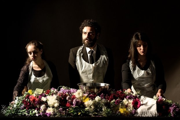 Μεταμεσονύχτια εμπειρία: Η Αγρυπνία του Πάθους στο Δημοτικό Θεατρο Πειραιά | iefimerida.gr 0