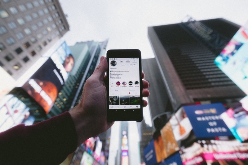 Το Instagram επιτρέπει στους χρήστες να «κατεβάσουν» όλα τα προσωπικά τους δεδομένα | iefimerida.gr 0