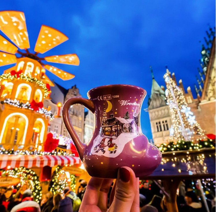 Η blogger που «τρώει» τον κόσμο -Εχει έρθει στην Αθήνα και τη Σαντορίνη [εικόνες] | iefimerida.gr 4