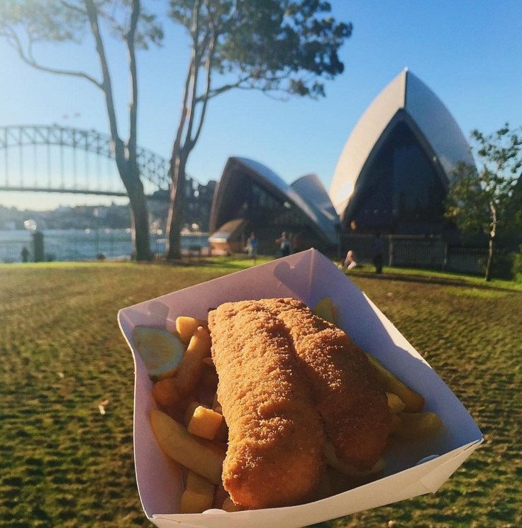 Η blogger που «τρώει» τον κόσμο -Εχει έρθει στην Αθήνα και τη Σαντορίνη [εικόνες] | iefimerida.gr 5