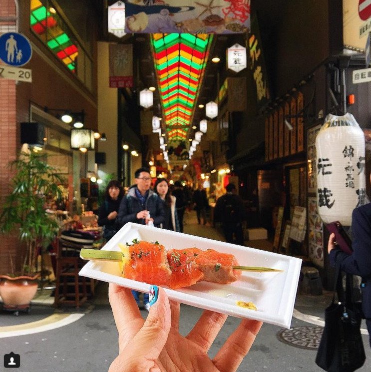 Η blogger που «τρώει» τον κόσμο -Εχει έρθει στην Αθήνα και τη Σαντορίνη [εικόνες] | iefimerida.gr 7