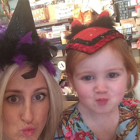 Αυτό είναι το μικρότερο πλουσιόπαιδο του Instagram: Φοράει Gucci, οδηγεί... μίνι Mercedes, έχει 80.000 «ακολούθους» και είναι μόλις τριών ετών [εικόνες] | iefimerida.gr 11