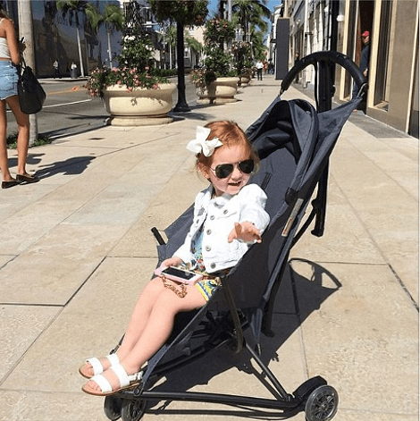 Αυτό είναι το μικρότερο πλουσιόπαιδο του Instagram: Φοράει Gucci, οδηγεί... μίνι Mercedes, έχει 80.000 «ακολούθους» και είναι μόλις τριών ετών [εικόνες] | iefimerida.gr 2