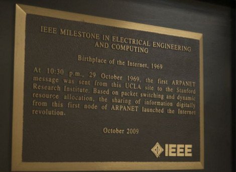 Σε αυτό το αλλόκοτο δωμάτιο γεννήθηκε το Ιντερνετ -Από που έφυγε το πρώτο e-mail και πώς η τεράστια αυτή επιτυχία, συνδέθηκε με μια αποτυχία [εικόνες] | iefimerida.gr 7