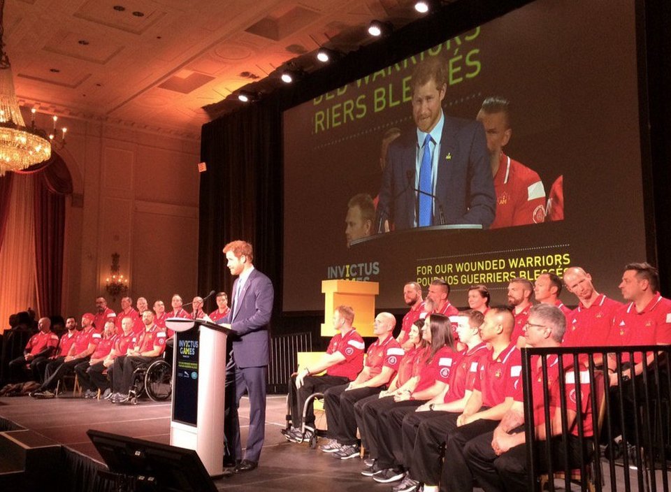 Οταν ο (πρίγκιπας) Χάρι γνώρισε τον Τριντό -Η «πρόκληση» του Καναδού πρωθυπουργού [εικόνες&βίντεο] | iefimerida.gr 4