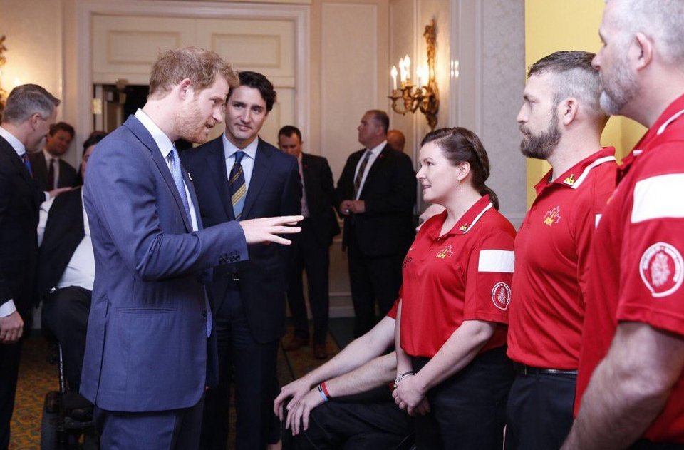 Οταν ο (πρίγκιπας) Χάρι γνώρισε τον Τριντό -Η «πρόκληση» του Καναδού πρωθυπουργού [εικόνες&βίντεο] | iefimerida.gr 6