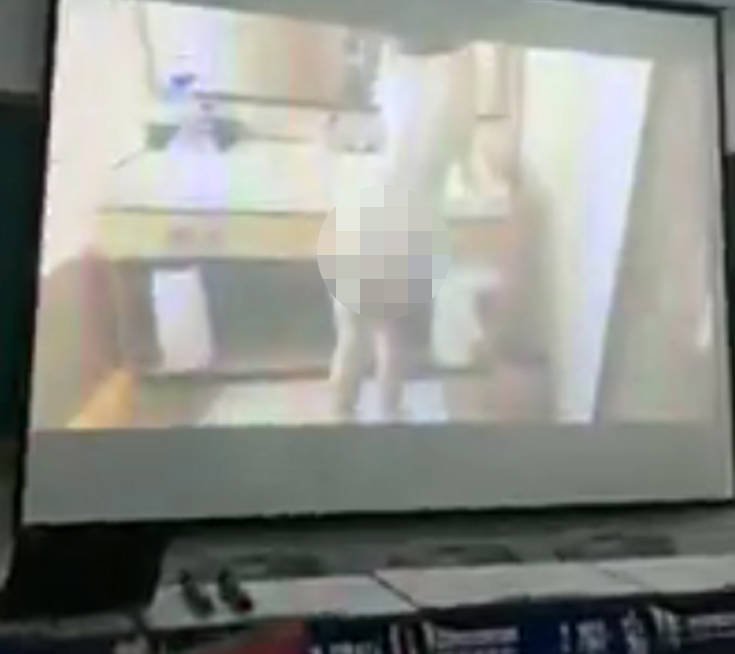 Γκάφα επικών διαστάσεων: Ο προτζέκτορας του καθηγητή άρχισε να παίζει... πορνό [εικόνες]  | iefimerida.gr 0