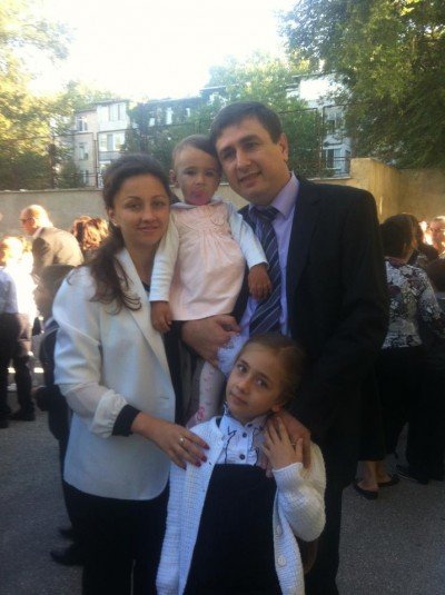 Μολδαβός βουλευτής κλαίει δημόσια και ζητάει συγνώμη από τη γυναίκα του [βίντεο] | iefimerida.gr 0