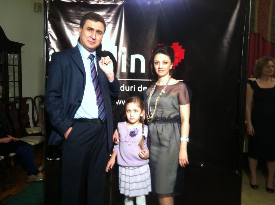 Μολδαβός βουλευτής κλαίει δημόσια και ζητάει συγνώμη από τη γυναίκα του [βίντεο] | iefimerida.gr 1