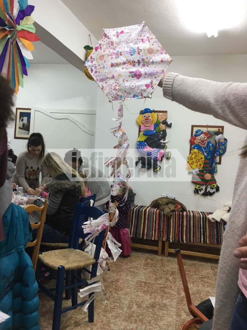 Στην Ιο μικροί και μεγάλοι έφτιαξαν μόνοι τους τους χαρταετούς τους [εικόνες] | iefimerida.gr 2