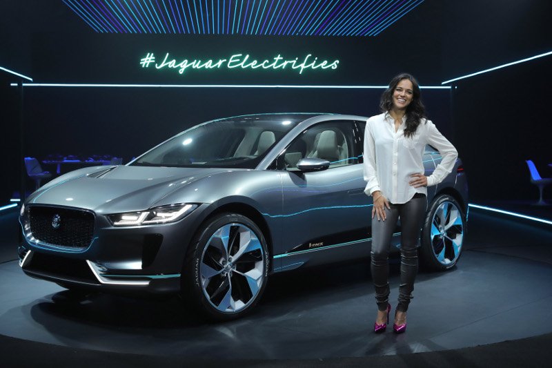 Στην πρόσληψη 5.000 εργαζομένων προχωρά η Jaguar Land Rover | iefimerida.gr 0