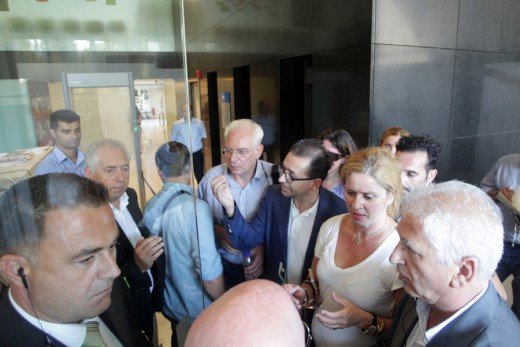 Δεύτερη ημέρα ταραχών στο Κανάλι της Βουλής - Η διαμαρτυρία των συμβασιούχων [εικόνες& βίντεο] | iefimerida.gr 2