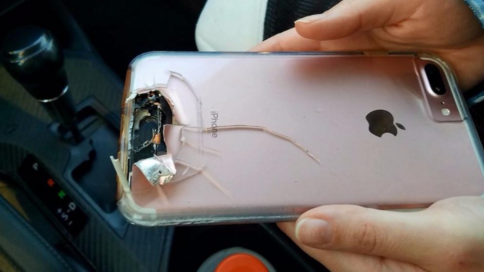 Μακελειό στο Λας Βέγκας: Πώς το κινητό έσωσε τη ζωή μιας γυναίκας [εικόνα]  | iefimerida.gr 0