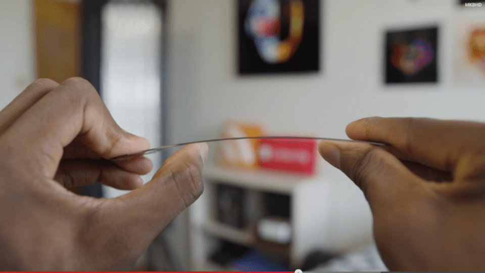 Η απίστευτης αντοχής οθόνη του iPhone 6 -Δεν παθαίνει τίποτα [εικόνες & βίντεο] | iefimerida.gr 1