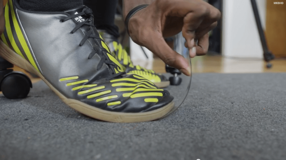 Η απίστευτης αντοχής οθόνη του iPhone 6 -Δεν παθαίνει τίποτα [εικόνες & βίντεο] | iefimerida.gr 2