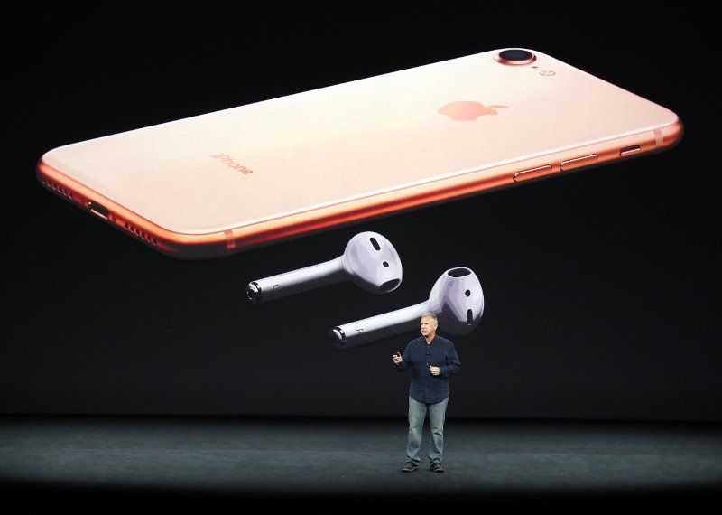 Ξεφεύγει το νέο iPhone X -Κοστίζει πάνω από 1.100 ευρώ, χωρίς ακουστικά και φορτιστή! Πόσο κάνουν | iefimerida.gr 2