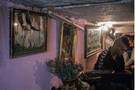 Οι άθλιοι της Ευρώπης: Αρρωστοι και άποροι έχουν κάνει σπίτι τους το δίκτυο των υπονόμων -Μια πόλη κάτω από τους δρόμους [εικόνες] | iefimerida.gr 12