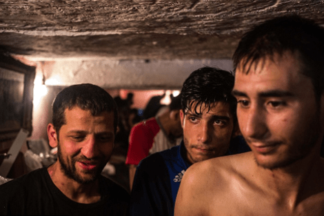 Οι άθλιοι της Ευρώπης: Αρρωστοι και άποροι έχουν κάνει σπίτι τους το δίκτυο των υπονόμων -Μια πόλη κάτω από τους δρόμους [εικόνες] | iefimerida.gr 13