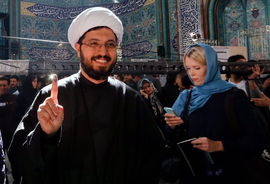 Ιράν: Οι πιο κρίσιμες εκλογές -Μάχη στήθος με στήθος για συντηρητικούς και μεταρρυθμιστές [εικόνες] | iefimerida.gr 3