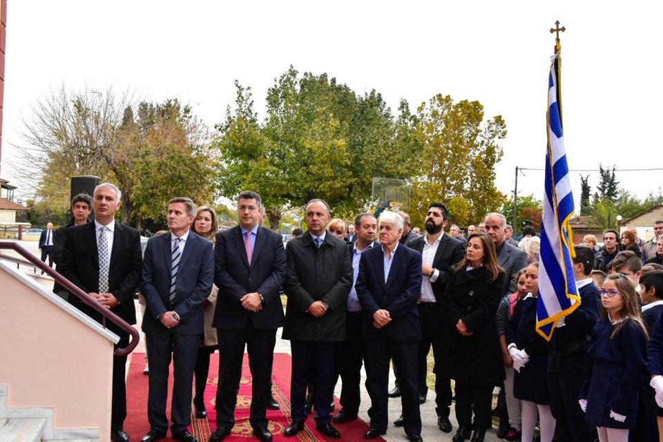 Ο Αρχιεπίσκοπος Ιερώνυμος εγκαινίασε το νέο δημοτικό σχολείο στον Λαγκαδά [εικόνες] | iefimerida.gr 1