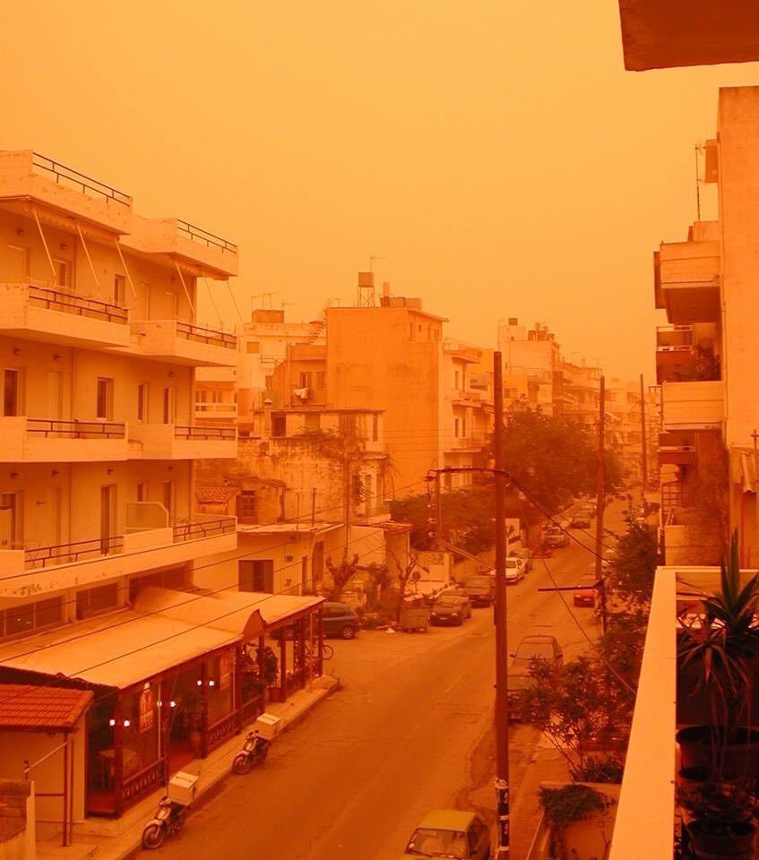 Πρωτοφανείς εικόνες: «Πνίγηκε» η Κρήτη από την αφρικανική σκόνη -Εφτασε μέχρι την Ηλεία [εικόνες & βίντεο] | iefimerida.gr 14