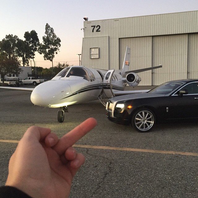 Ιρανός πολυεκατομμυριούχος διεκδικεί την πρώτη θέση στο instagram και ποστάρει όσα δεν φαντάζεστε [εικόνες] | iefimerida.gr 9