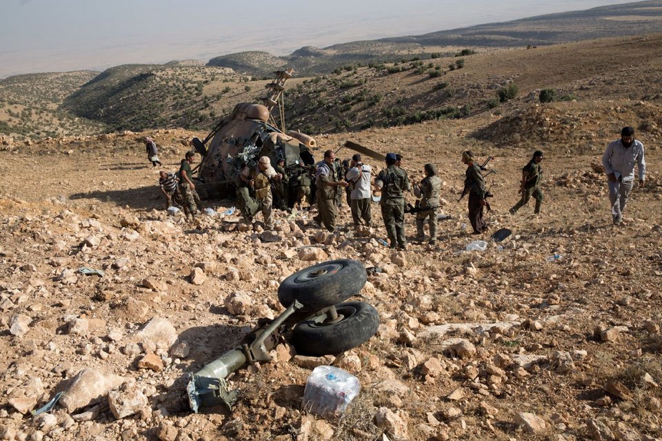 Απόγνωση και θλίψη: Οι φωτογραφίες του TIME από τη συντριβή ελικοπτέρου στο Ιράκ [εικόνες] | iefimerida.gr 1