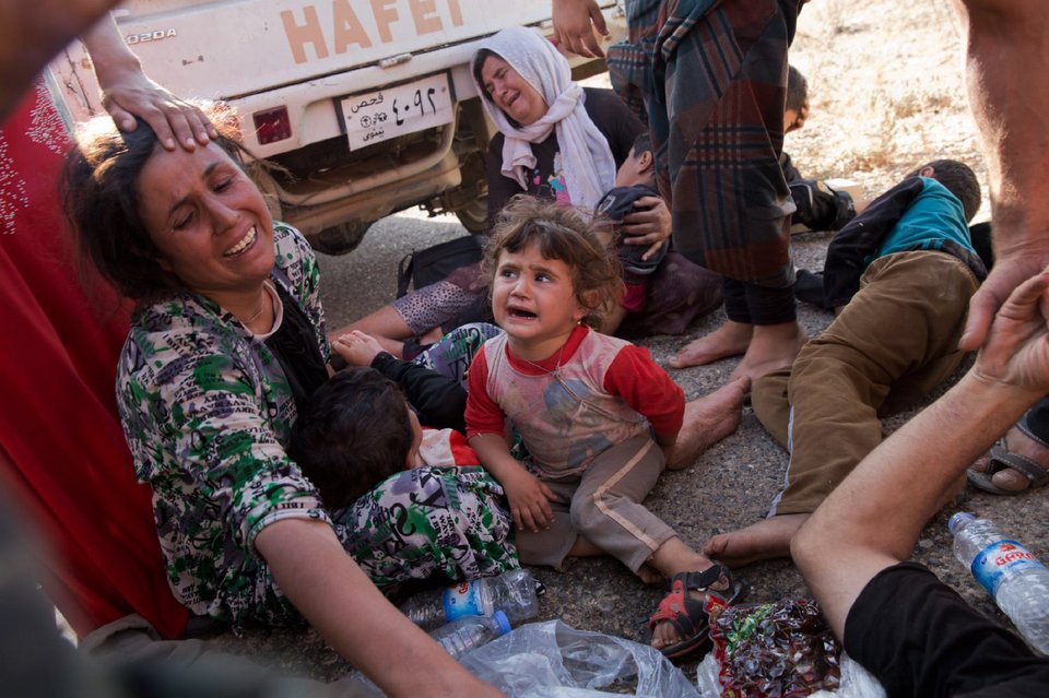Απόγνωση και θλίψη: Οι φωτογραφίες του TIME από τη συντριβή ελικοπτέρου στο Ιράκ [εικόνες] | iefimerida.gr 5