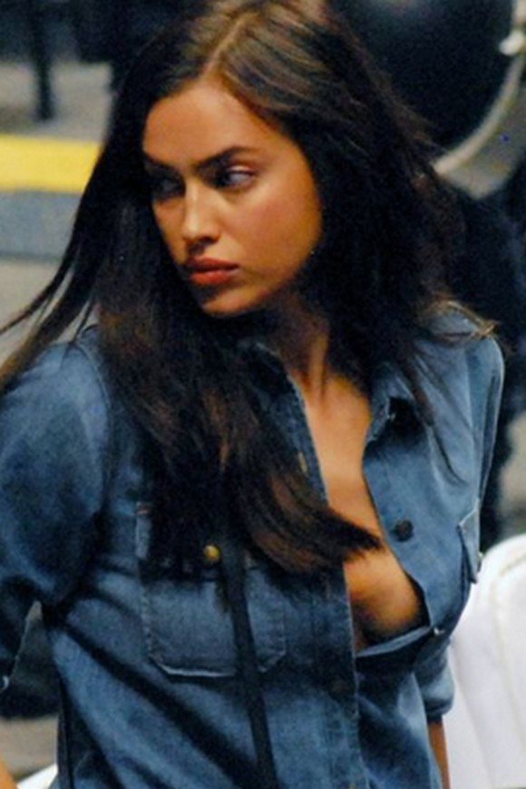 Εκοψε ανάσες η Ιρίνα Σάικ -Είδε μπάσκετ με αβυσσαλέο ντεκολτέ που έβγαζε... μάτια [εικόνες] | iefimerida.gr 4