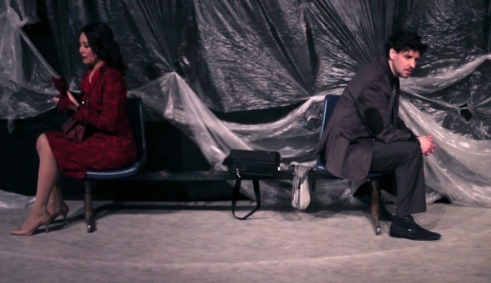 Η παράσταση των 60' για τα  αναπάντητα ερωτήματα της ζωής που λάτρεψαν κοινό και κριτικοί [εικόνες]  | iefimerida.gr 4