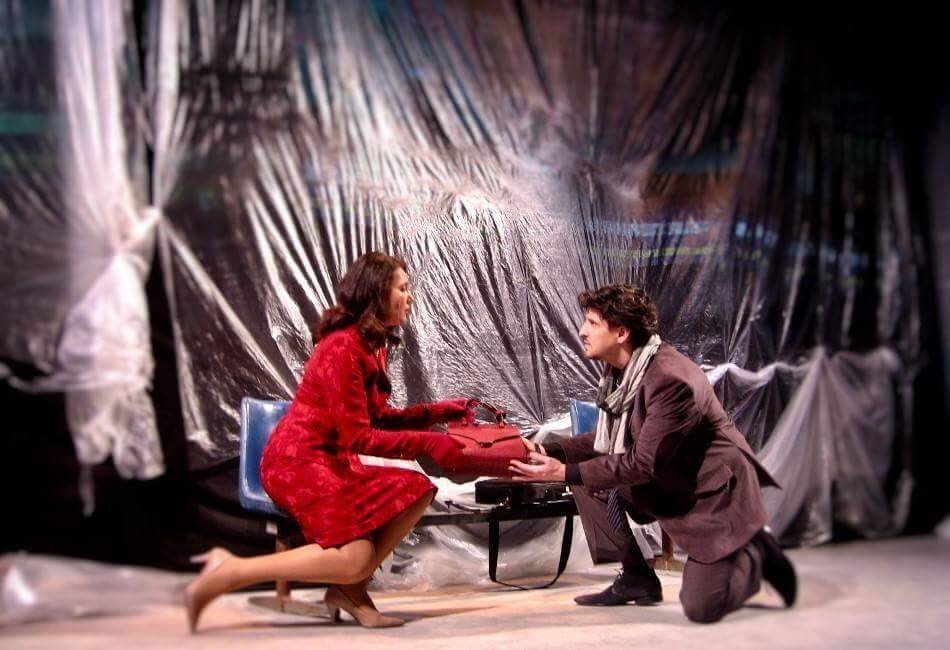 Η παράσταση των 60' για τα  αναπάντητα ερωτήματα της ζωής που λάτρεψαν κοινό και κριτικοί [εικόνες]  | iefimerida.gr 1