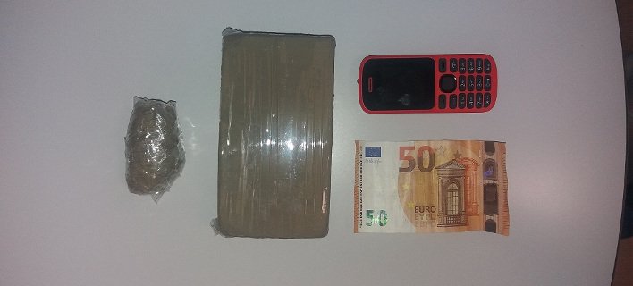 Θεσσαλονίκη: Αστυνομικός σκύλος «τσάκωσε» γυναίκες που διακινούσαν ηρωίνη | iefimerida.gr 0
