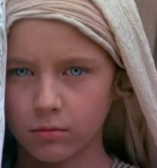 Πώς είναι σήμερα το αγοράκι που υποδύθηκε τον Χριστό στον «Ιησού από τη Ναζαρέτ» [εικόνες] | iefimerida.gr 0