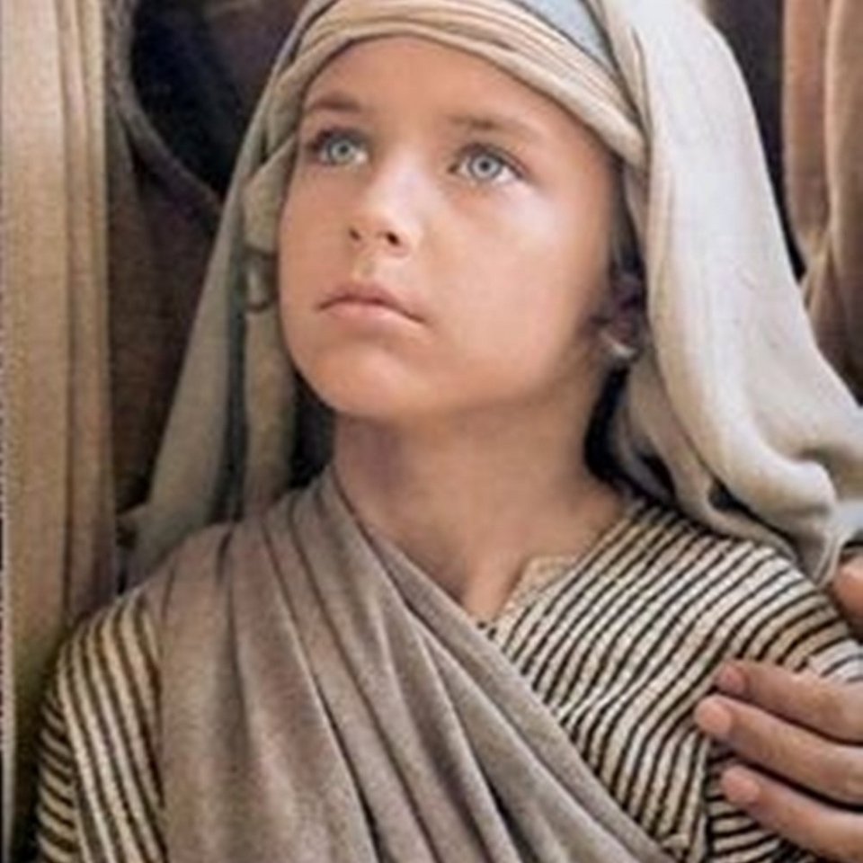 Πώς είναι σήμερα το αγοράκι που υποδύθηκε τον Χριστό στον «Ιησού από τη Ναζαρέτ» [εικόνες] | iefimerida.gr 1