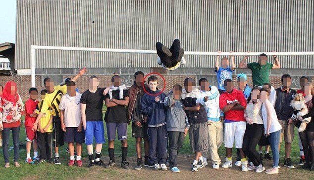 Τζιχάντι Τζακ: Αυτός είναι ο πρώτος Βρετανός που εντάχθηκε στους ISIS [εικόνες]  | iefimerida.gr 2