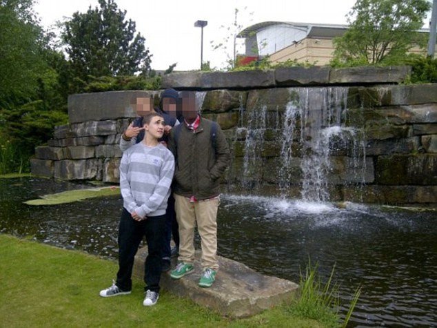 Τζιχάντι Τζακ: Αυτός είναι ο πρώτος Βρετανός που εντάχθηκε στους ISIS [εικόνες]  | iefimerida.gr 4