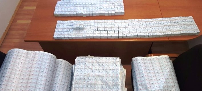 Πάνω από 1 εκατ. πλαστά, εκτυπωμένα εισιτήρια για ΜΜΜ βρήκε η ΕΛ.ΑΣ. σε τυπογραφείο [εικόνες] | iefimerida.gr 0