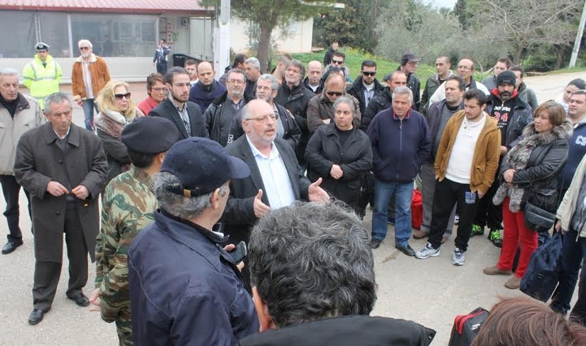 Ο Κώστας Ησυχος στο στρατό -Μπήκε στο πουλμανάκι, έφαγε συσσίτιο [εικόνες] | iefimerida.gr 0