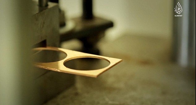 Το νέο χρυσό νόμισμα που κόβουν οι ISIS [εικόνες& βίντεο] | iefimerida.gr 1