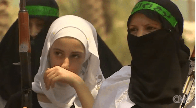 Γυναίκες με καλάσνικοφ στα χέρια -Εκπαιδεύονται στη Βαγδάτη, για να αντιμετωπίσουν το Ισλαμικό Κράτος [εικόνες] | iefimerida.gr 6