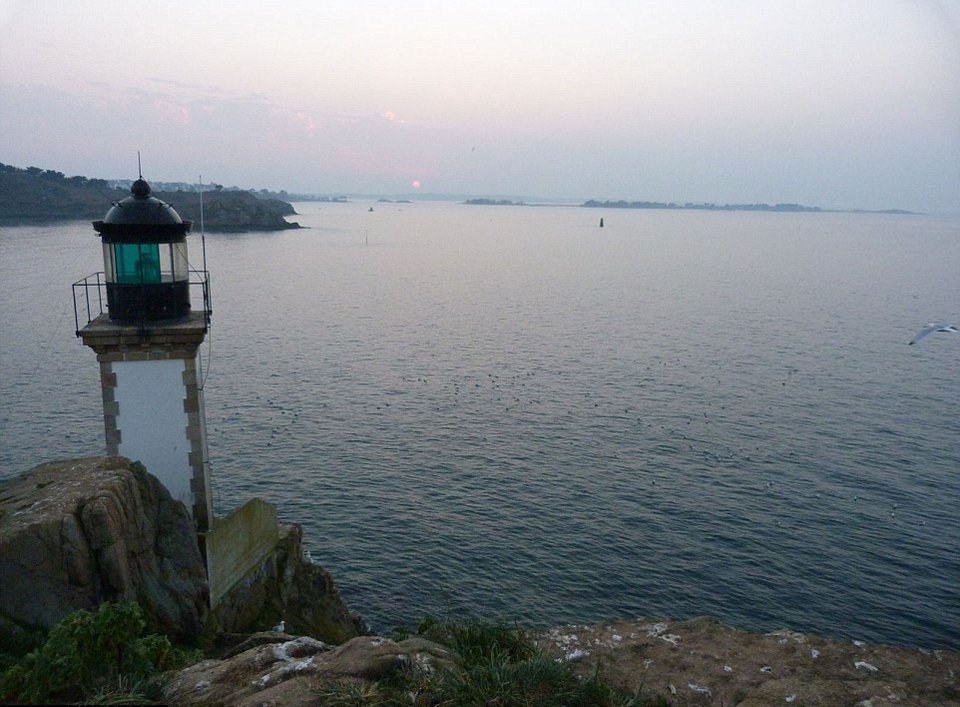 Διακοπές στην απόλυτη απομόνωση -Ολόκληρο νησί νοικιάζεται με 200 ευρώ για δύο βραδιές [εικόνες] | iefimerida.gr 1