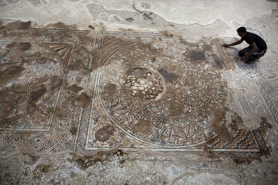 Τεράστιο μωσαϊκό της Βυζαντινής περιόδου ανακαλύφθηκε στο Ισραήλ [εικόνες] | iefimerida.gr 1