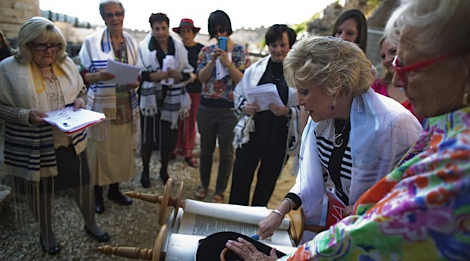 Ιστορική προσευχή γυναικών στο Τείχος των Δακρύων με επεισόδια και συλλήψεις [εικόνες] | iefimerida.gr 3
